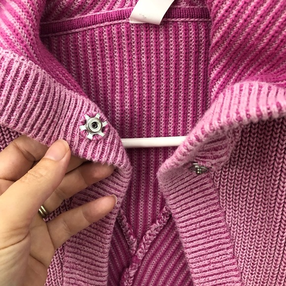 Ivivva by Lululemon girl’s hooded sweater - Picture 4 of 13